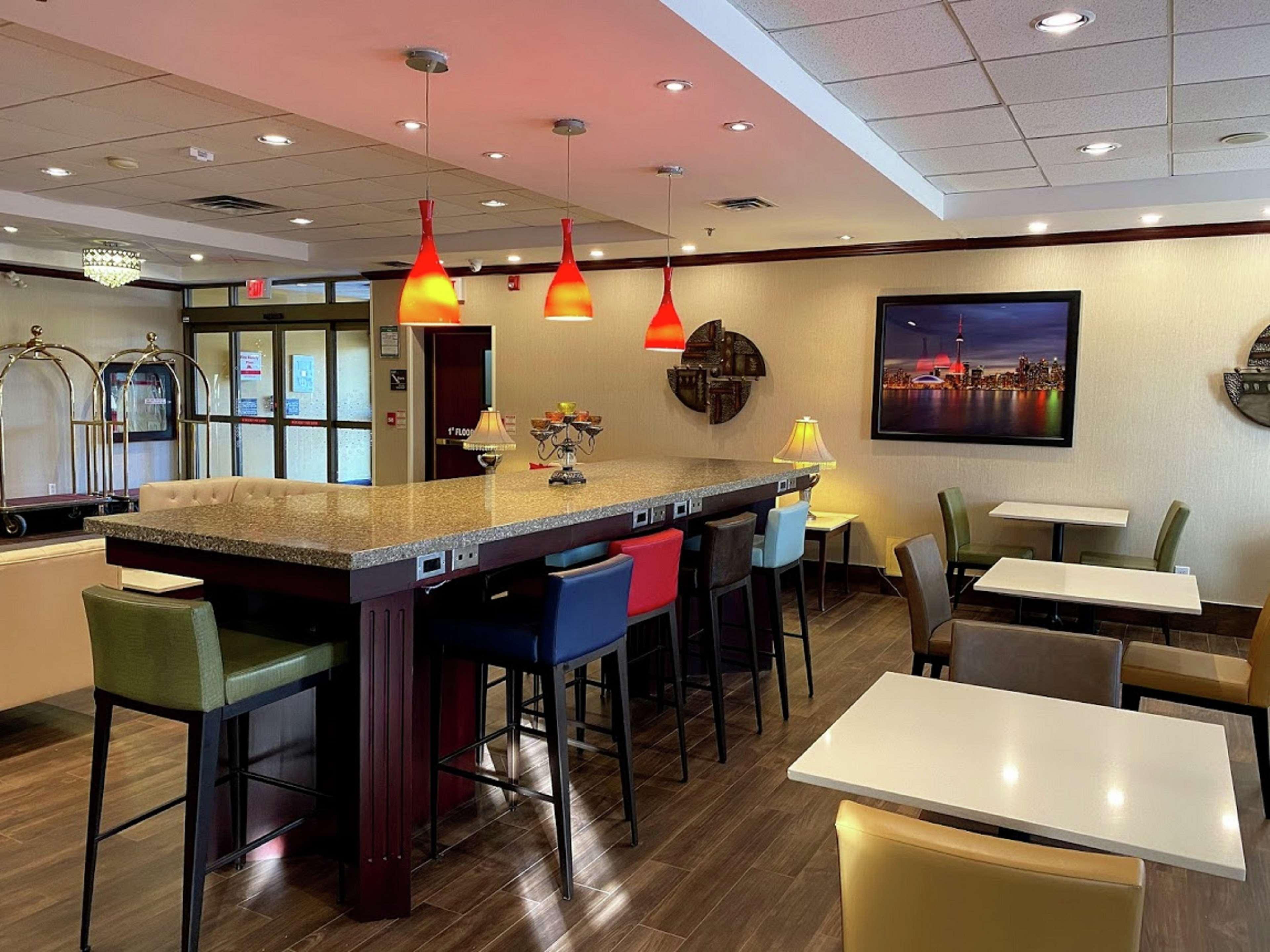 Hampton Inn Toronto-Mississauga West Dış mekan fotoğraf