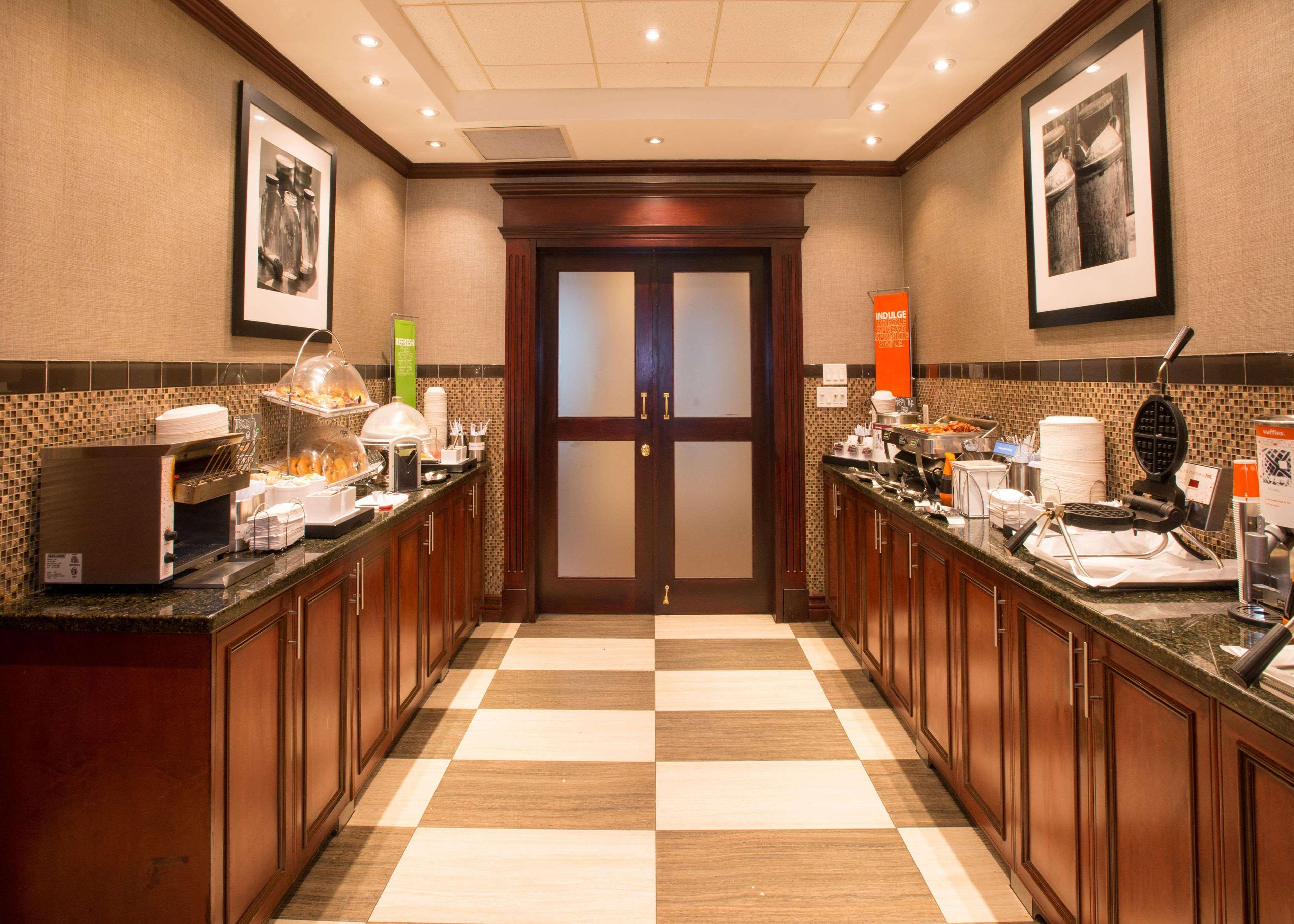 Hampton Inn Toronto-Mississauga West Dış mekan fotoğraf